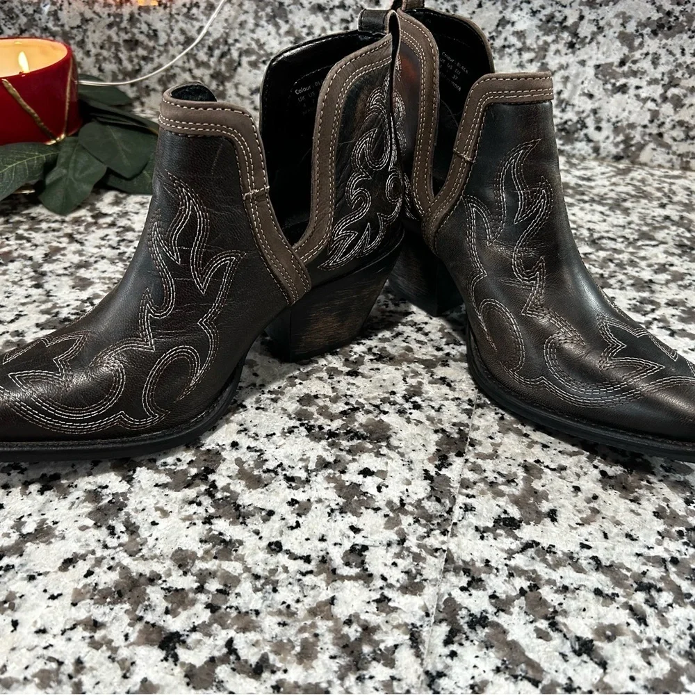 Myra Emmie Faye Stitched Ankle Boot Sz 7